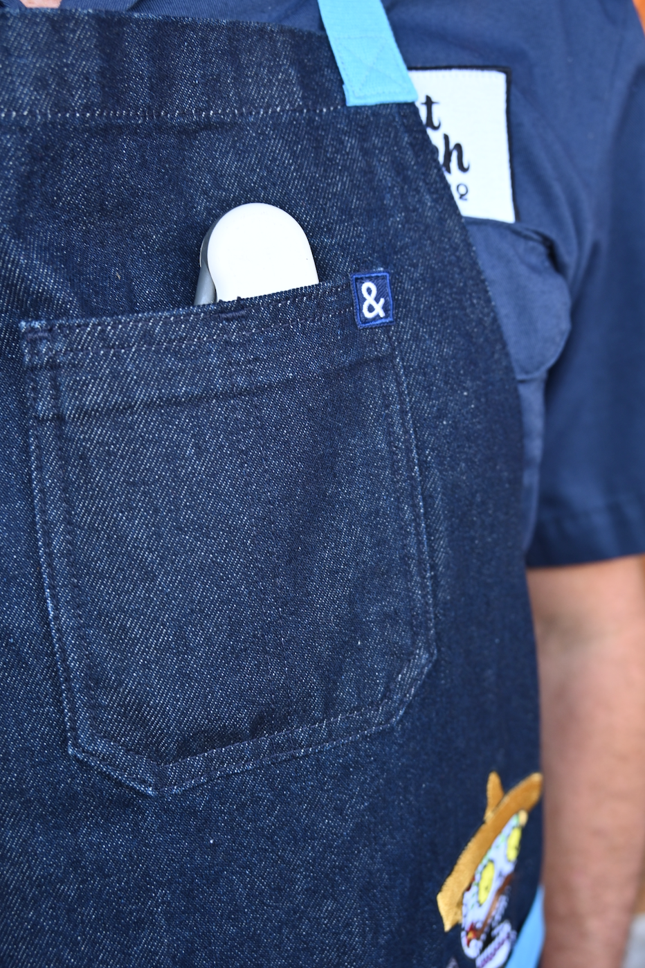 hedley-and-bennett-meat-church-apron-navy-s3 Screenshot_2024-07-03_at_2.52.10_PM.png
